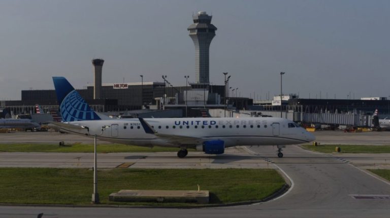 Nation’s largest airlines press Democrats to pass funding stopgap to reopen government