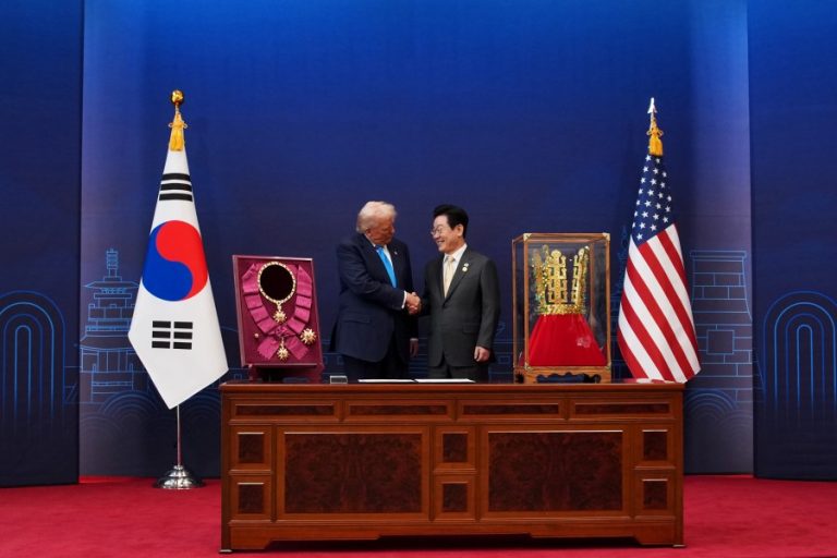 Trump aiming for South Korean investment as tour of Asia continues