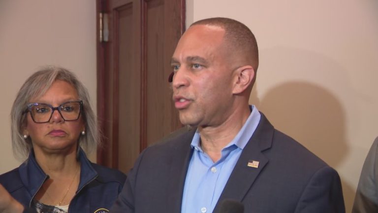 Hakeem Jeffries pushes for Illinois congressional map redraw