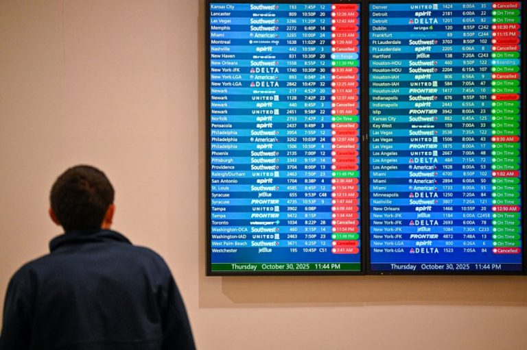 Airports across US feeling brunt of government shutdown