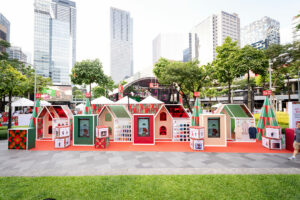 Uniqlo gives for the holidays