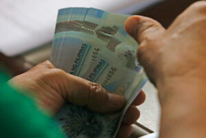 Peso weakens further to track yen’s drop