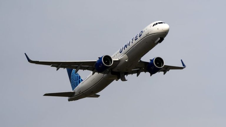 FAA ending all flight reductions at major US airports