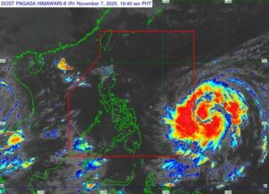 Fung-Wong intensifies into a severe tropical storm as it approaches PAR