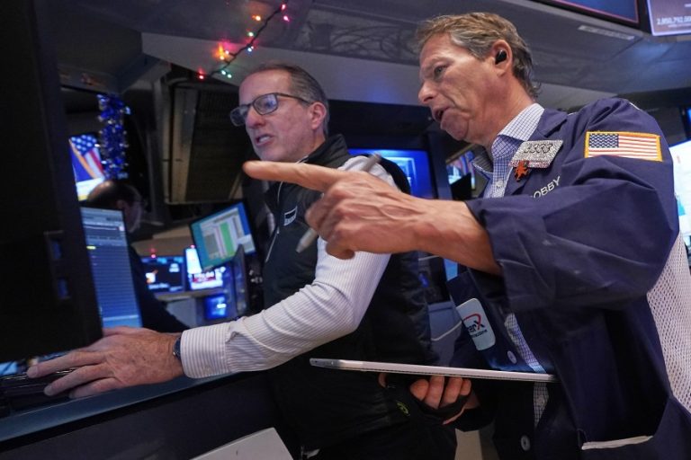Stocks rise on Wall Street and pull closer to weekly gains as AI stocks climb
