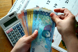 Generational Money Mindsets: Spending, Saving, and Investing