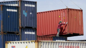 Customs chief expects revenue collection to hit P939 billion this year