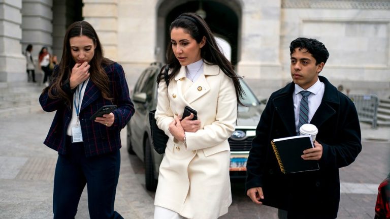 Democrats divided over effort to force vote on banning lawmaker stock trading